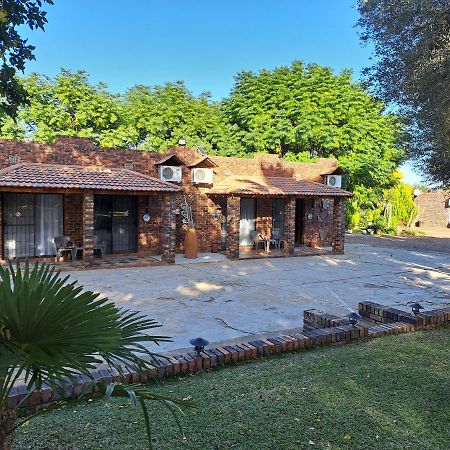 Villa Lin-Zane Vryburg ภายนอก รูปภาพ
