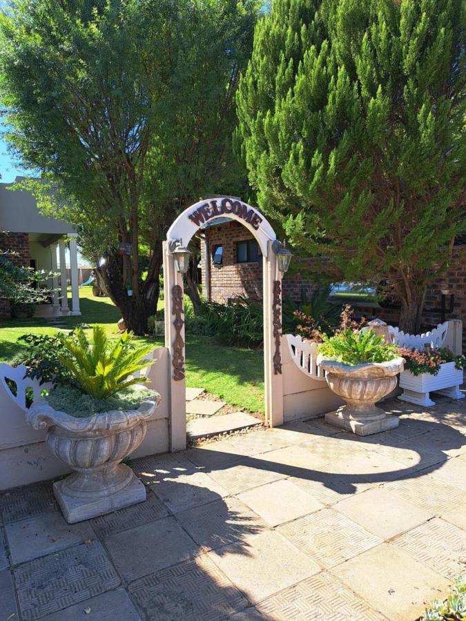 Villa Lin-Zane Vryburg ภายนอก รูปภาพ
