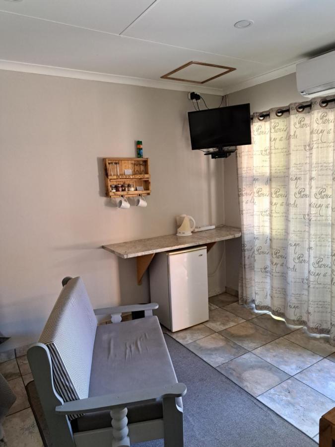 Villa Lin-Zane Vryburg ภายนอก รูปภาพ