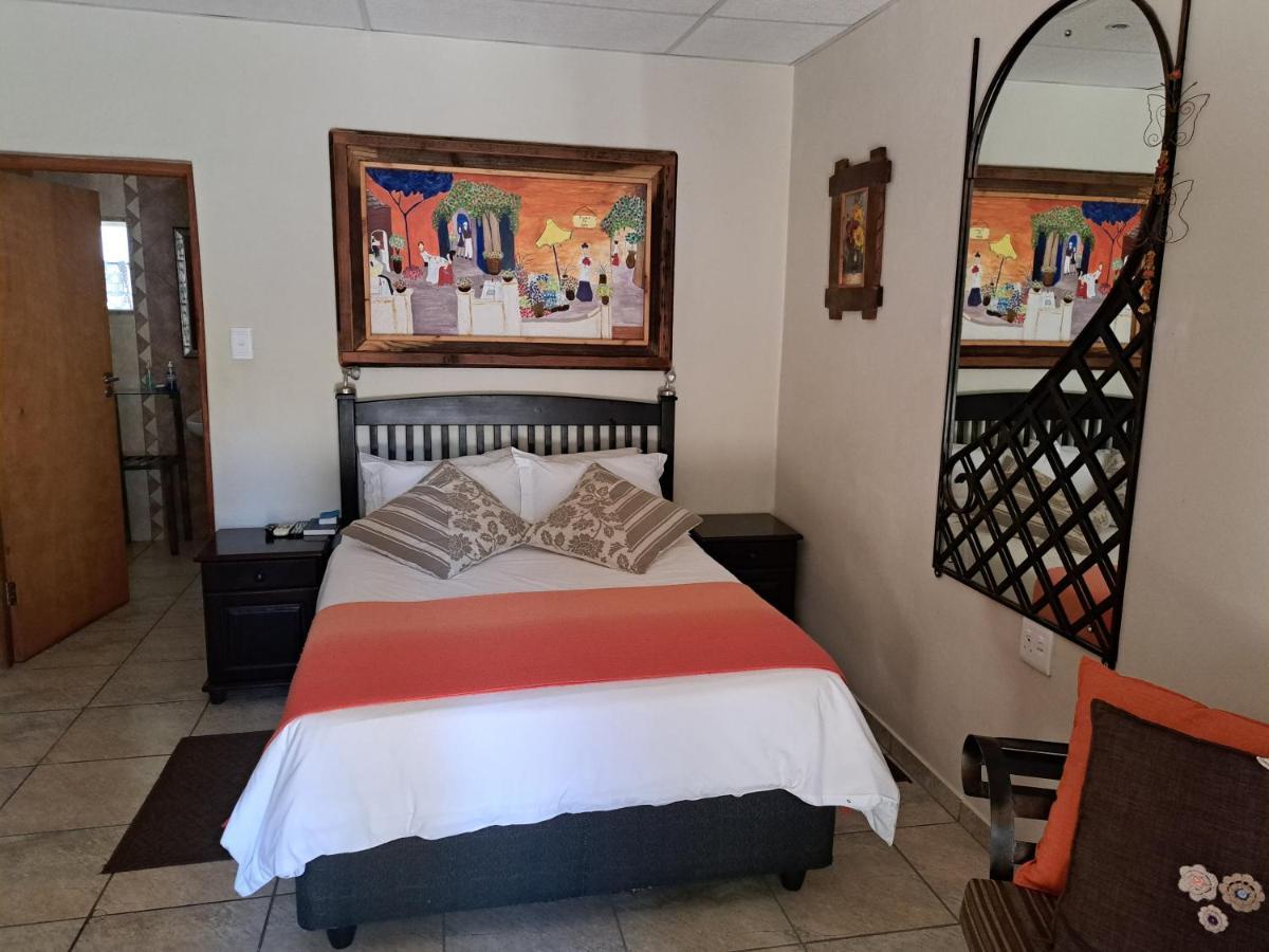 Villa Lin-Zane Vryburg ภายนอก รูปภาพ