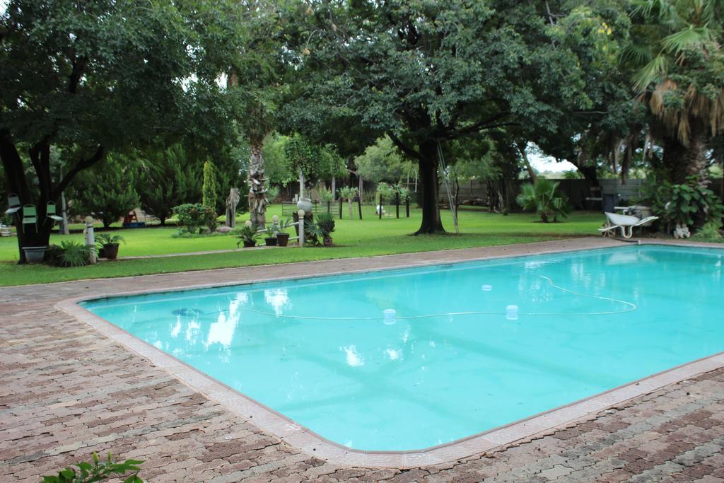 Villa Lin-Zane Vryburg ภายนอก รูปภาพ