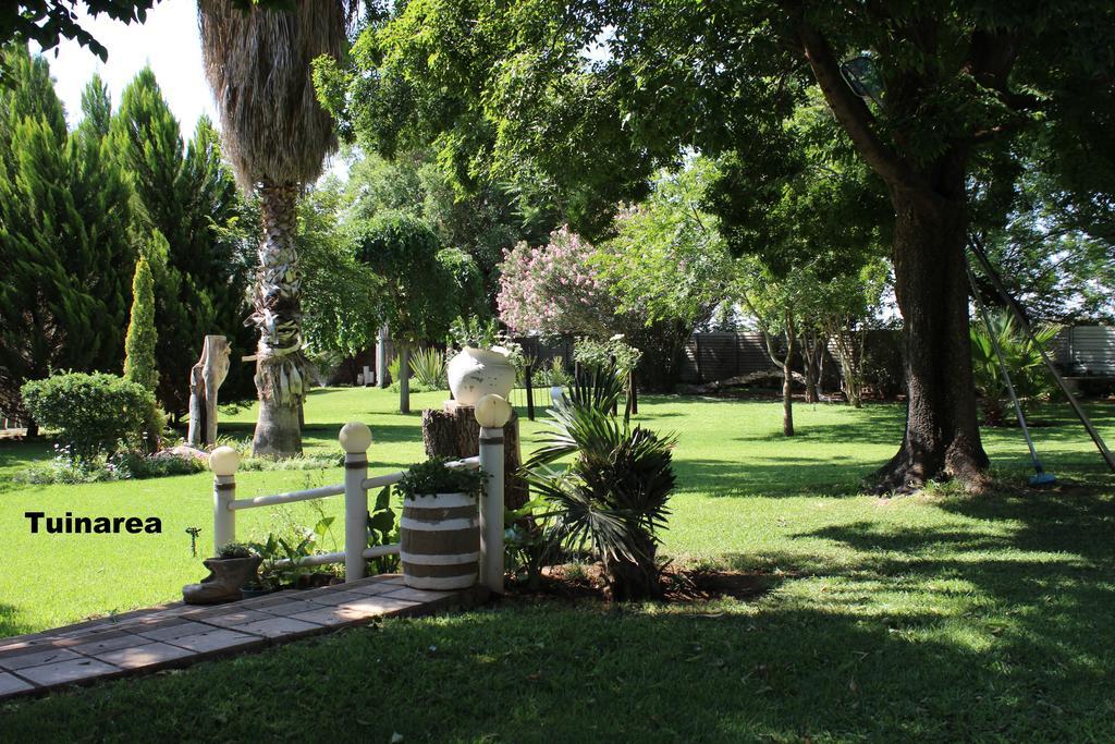 Villa Lin-Zane Vryburg ภายนอก รูปภาพ